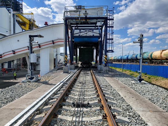 Poste de contrôle, champ pétrolifère, station de chargement d'essence